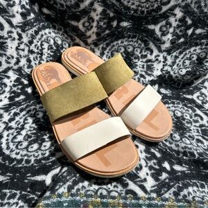 Sorel  women Ella II slide sandal in olive shade sand chalk Sz 8.5